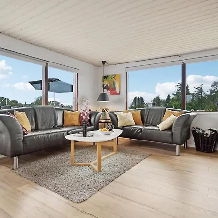 펜션 Three-bedroom In *